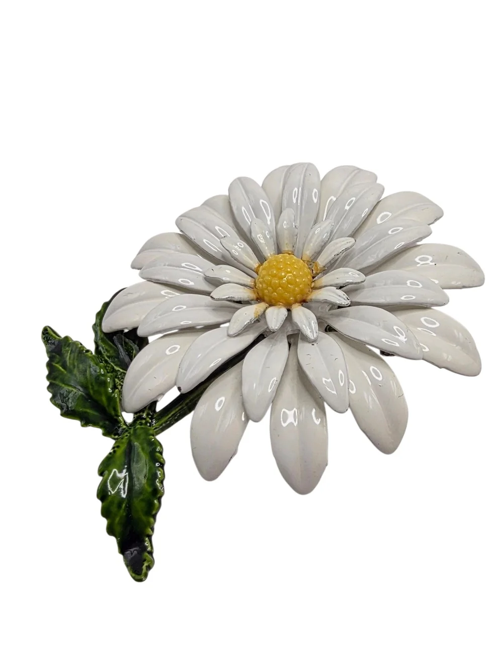 Vintage 1960's White Daisy / Chrysanthemum Enamel Flower Brooch Pin Green Leaves